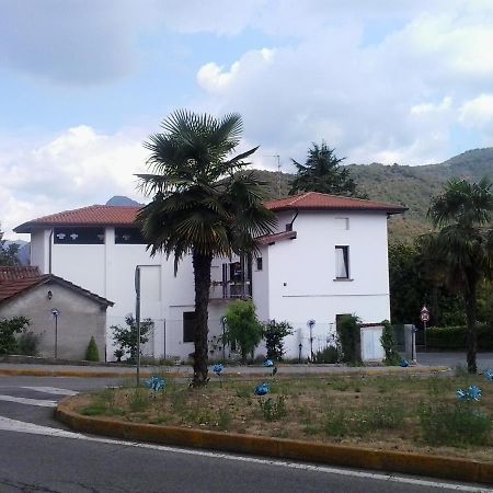Ferienwohnung La Casa Bianca Roe Exterior foto