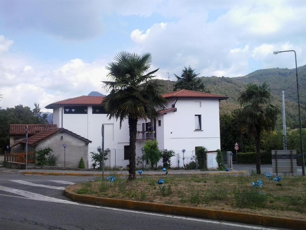Ferienwohnung La Casa Bianca Roe Exterior foto